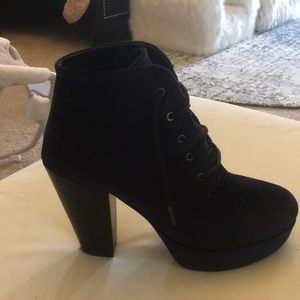 Platform velvet boot
